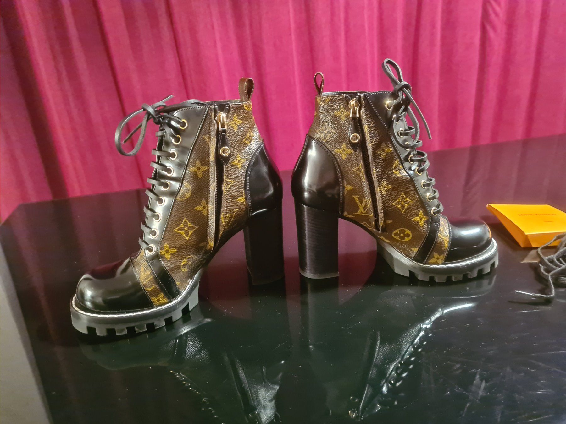 Louis Vuitton Scarpe da donna: Louis Vouitton Star Trail Ancle Boot Gr 38,5 – Usato da Kloten venduto da Kri23 3