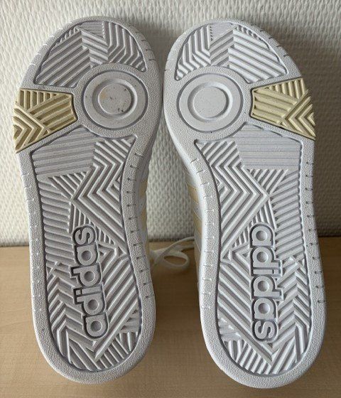 Adidas Scarpe da donna: ADIDAS HOOPS 3.0 MID Gr. 38 – Nuovo (secondo la descrizione) da Emmenbrücke venduto da Galerie 5