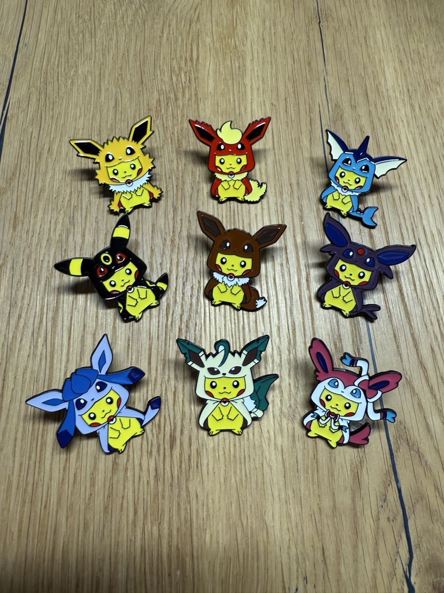 Pokémon Statuette: Pokemon Pikachu Eevee Pins – Nuovo (secondo la descrizione) da Ebikon venduto da Enshin91