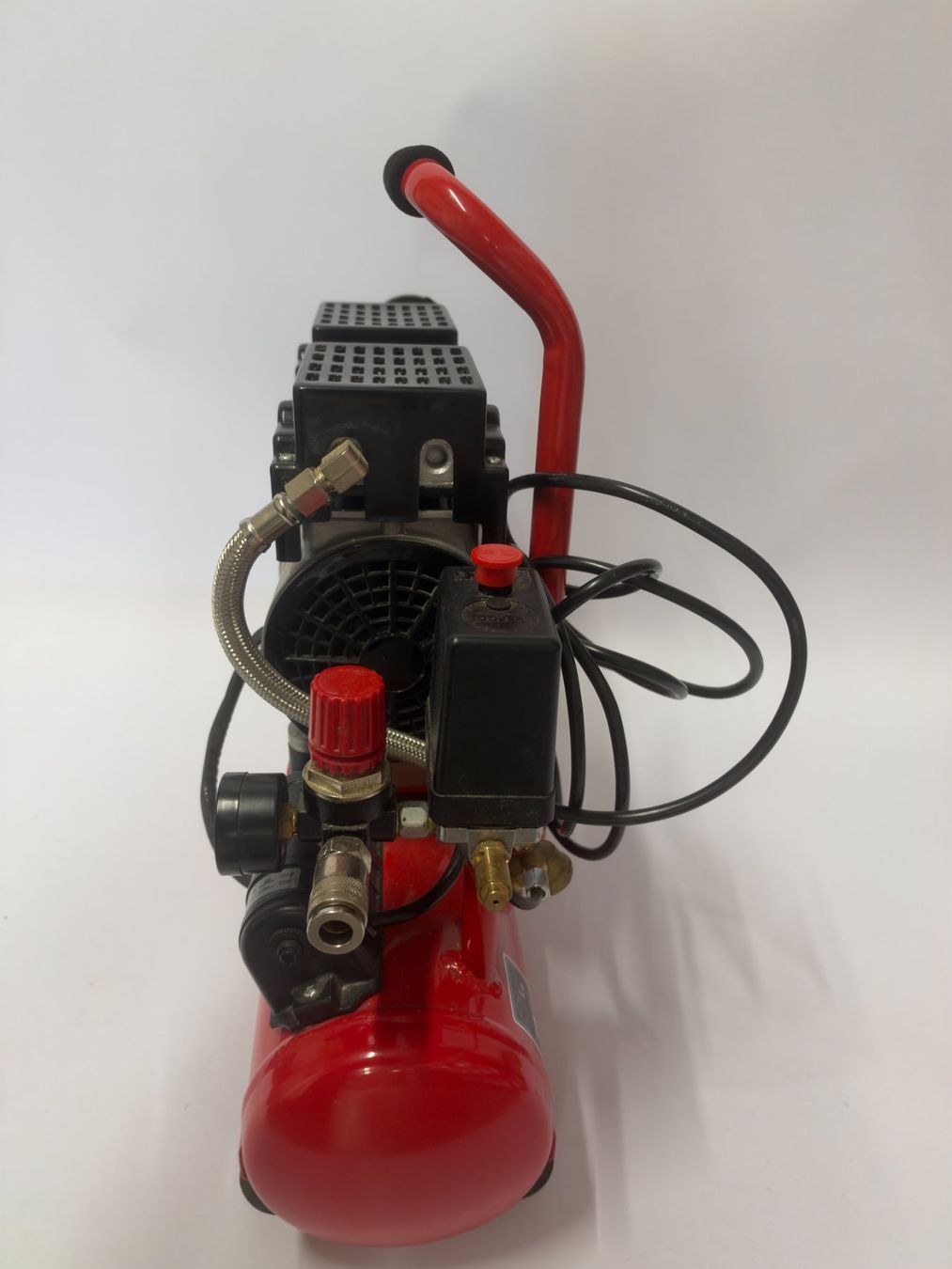 Einhell Compressori: Einhell TE-AC 6 Silent Kompressor 6L Silent – Usato da Sarnen venduto da danyo08 2