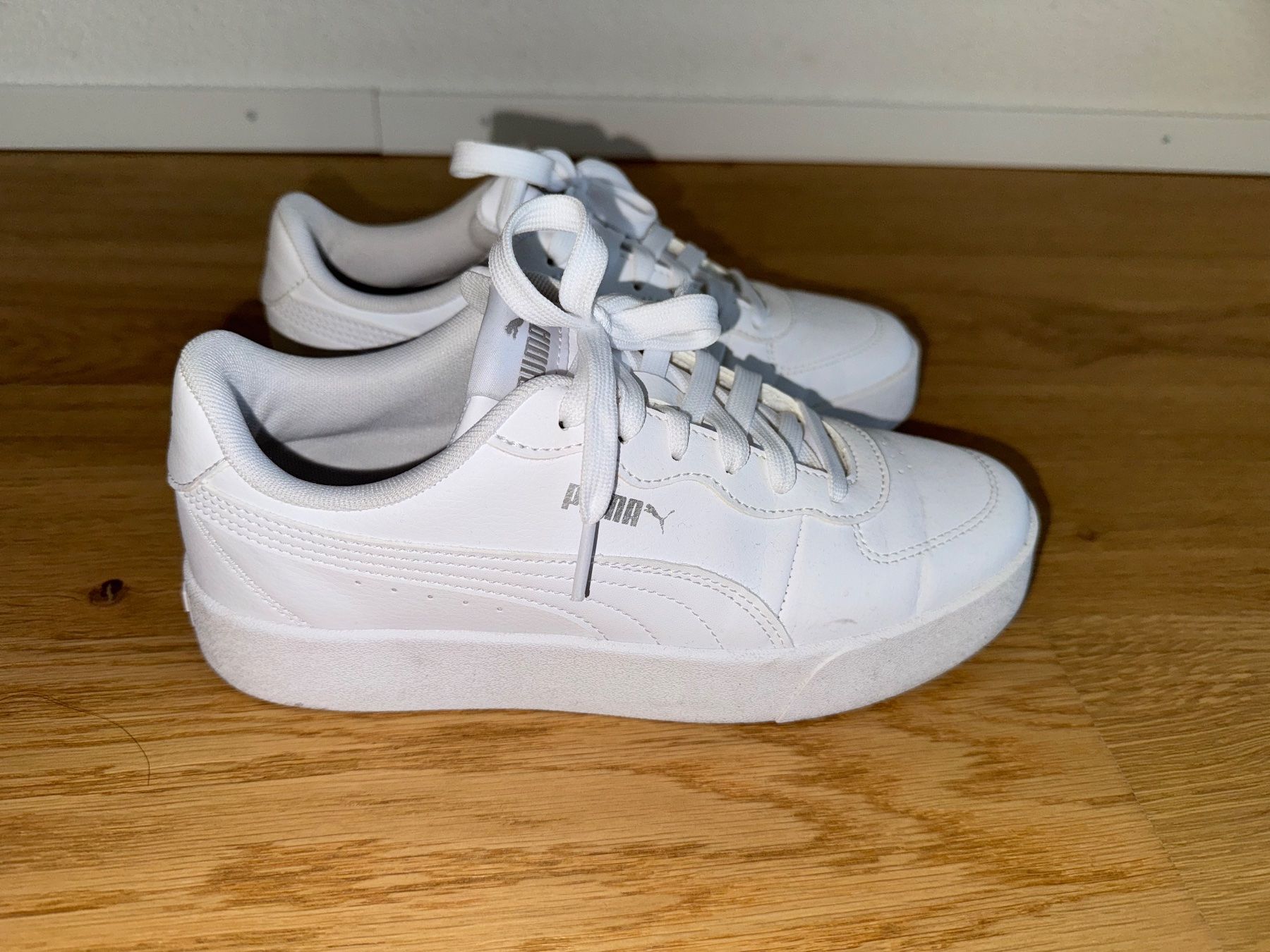 Puma Scarpe da donna: PUMA Turnschuhe weiss Gr. 37.5 – Usato da Zürich venduto da sel_w5sd 2