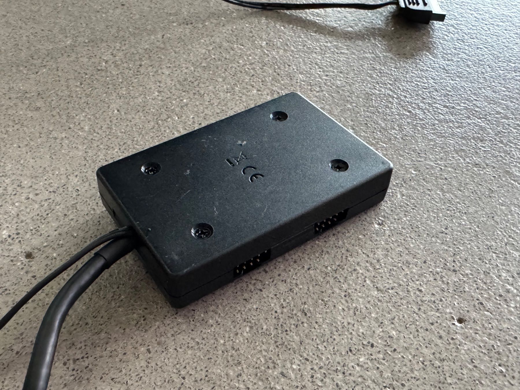Hub & Switch: Corsair Internal USB Hub 4-fach USB2.0 – Usato da Luzern venduto da DarthYodus 2