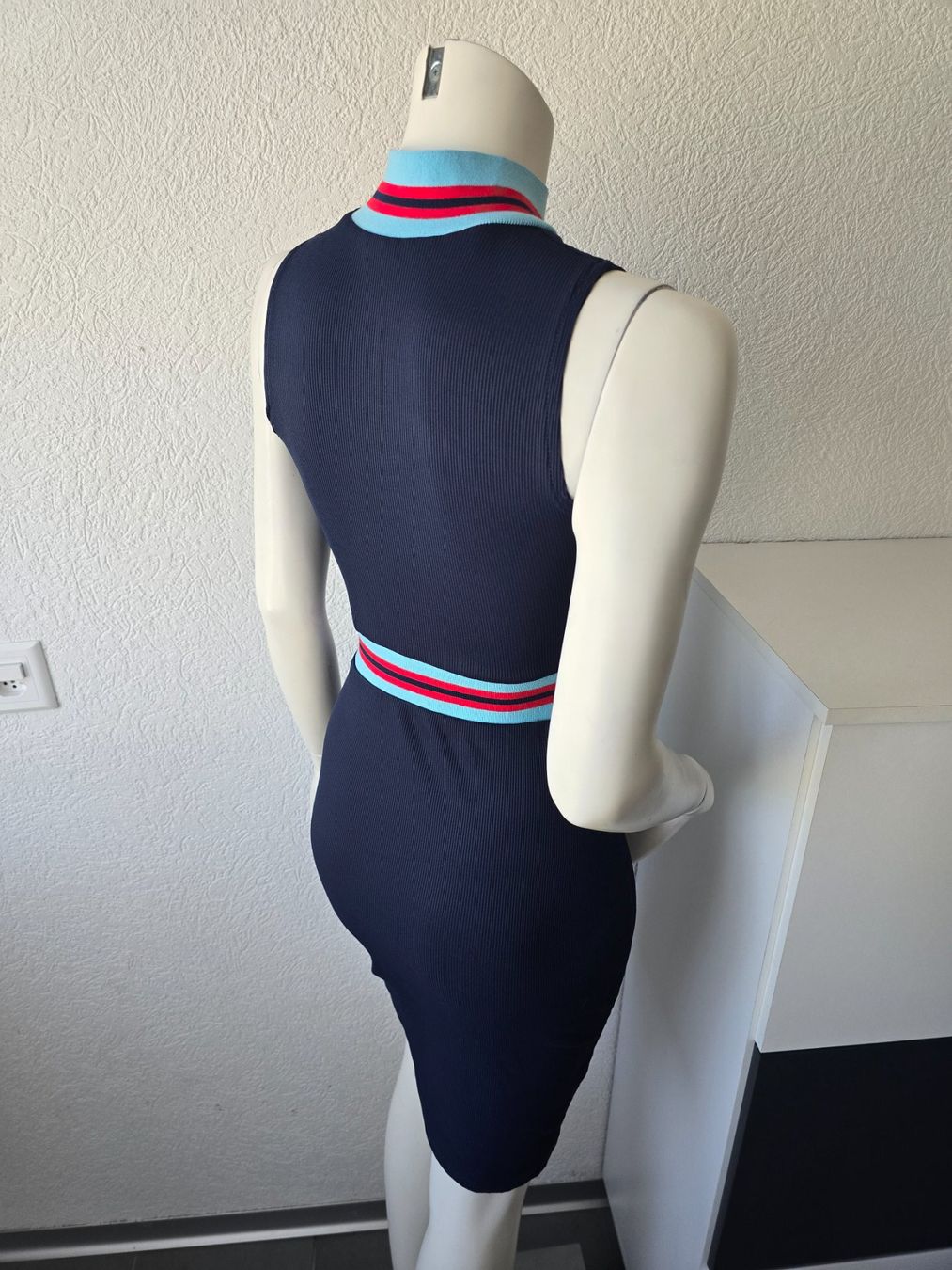 Robes: Robe taille S – Neuf (Voir description) à Les Verrières par kitel79 6