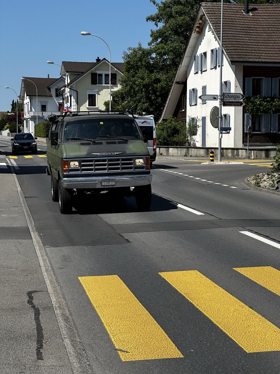 Veicoli da campeggio: Mowag 4x4 V8 Dodge B300 A8 Camper lange Version – Usato da Aesch LU venduto da Easykiwi