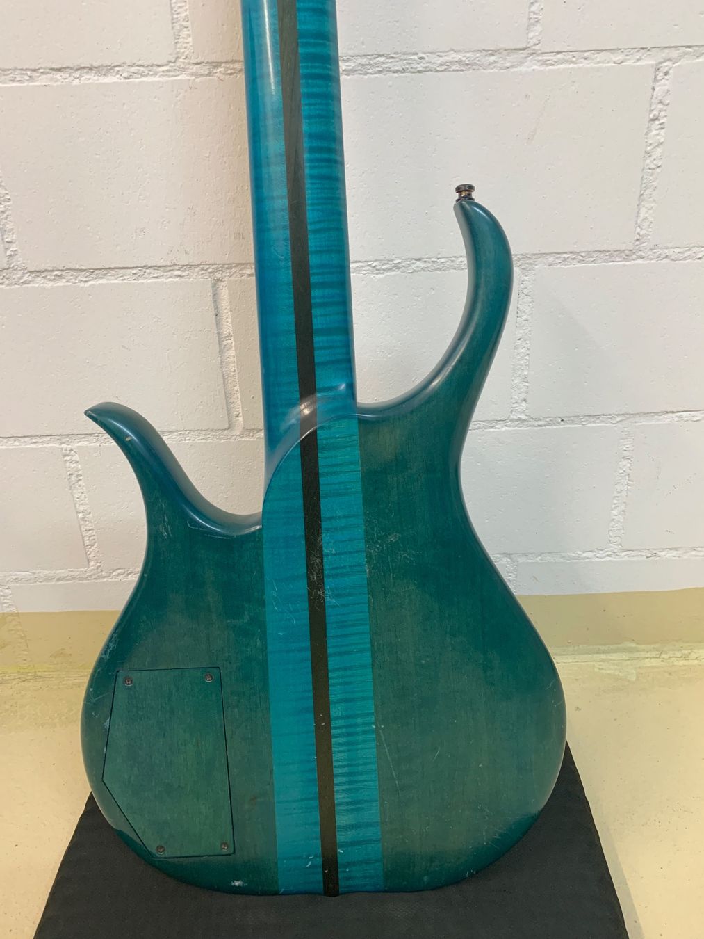 Strumenti musicali: Vitus 5-String E-Bass – Usato da Rothrist venduto da Voma0 2