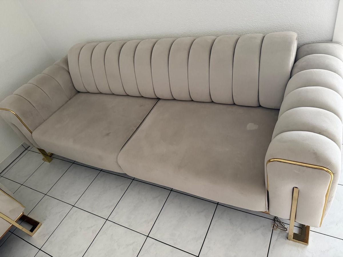 Divani: 2 Sofas in Beige mit goldenen Details – Usato da Bolligen venduto da lim_l5v7