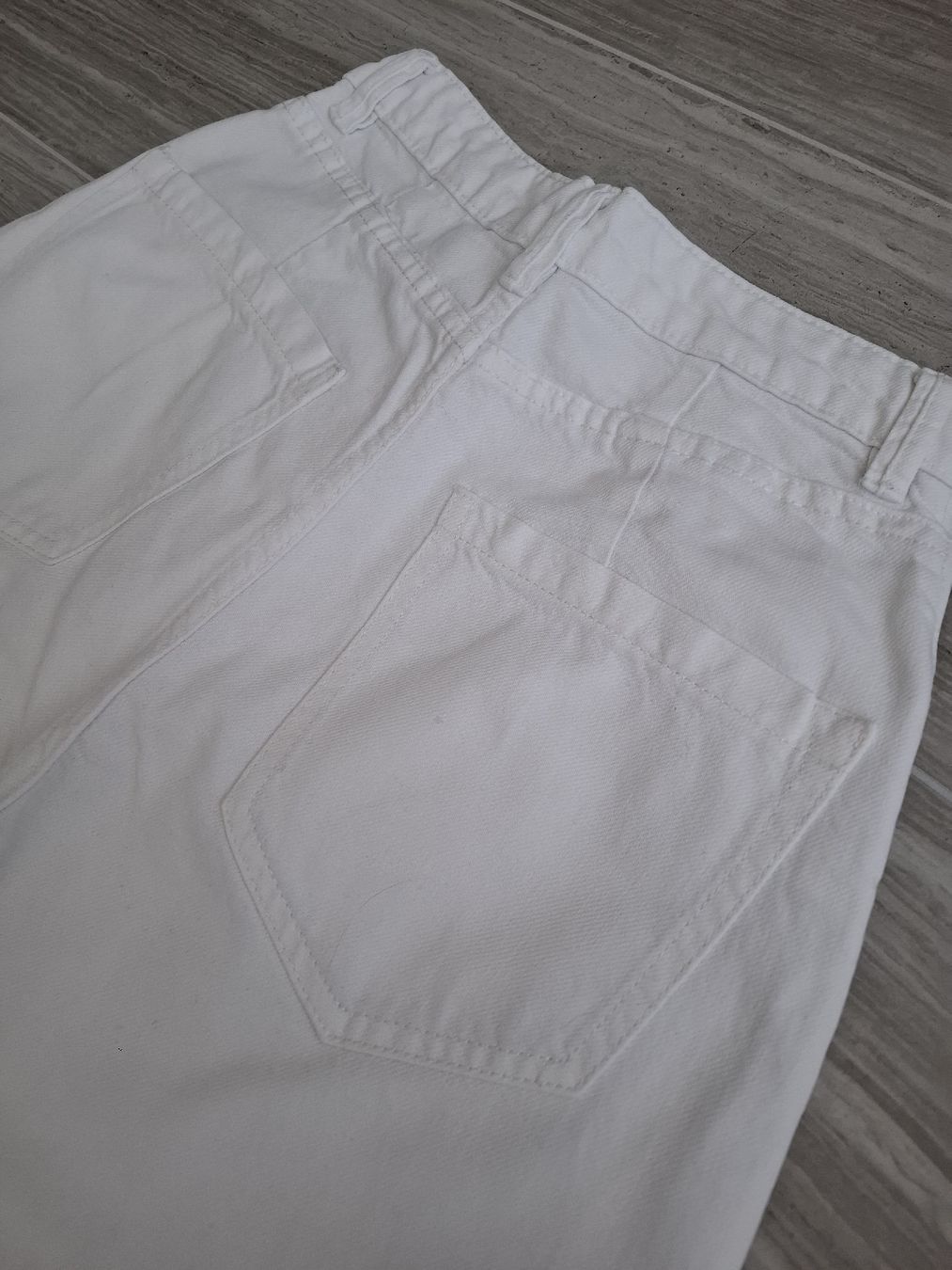 Bershka Jeans: jeans blanc taille haute 36 – Usato da Ecublens FR venduto da ame_y8tq 2