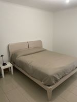 Letto matrimoniale moderno -SOLO STRUTTURA +DOGHE= 500 CHF