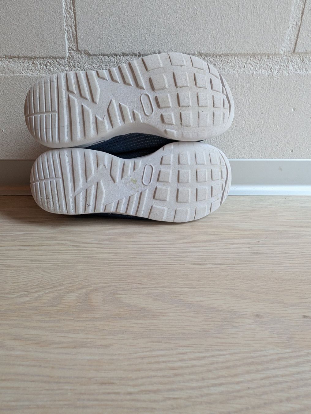 Scarpe per ragazzi: Turnschuhe Gr. 32/33 – Usato da Nods venduto da BieneS 1