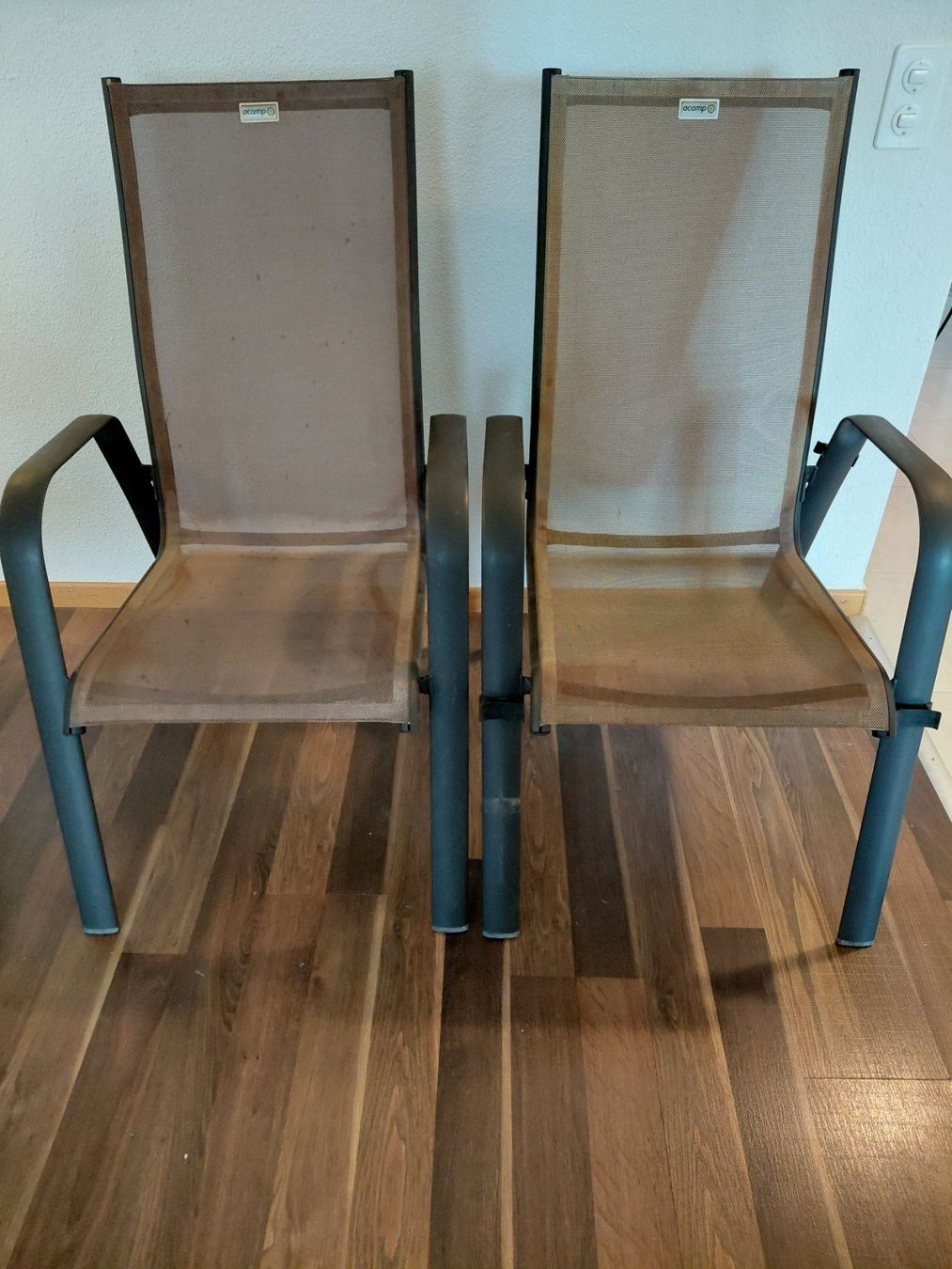 Stühle: 2 Garten Stühle Stapelbar – Gebraucht aus Illnau von myoneclaude