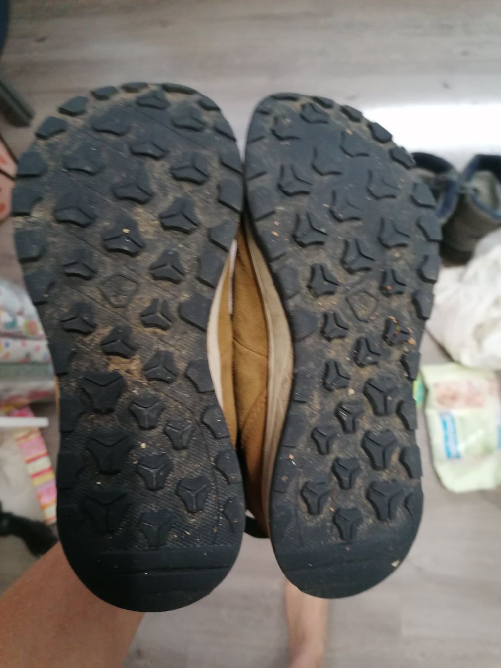 Schuhe für Jungen: Quechua Winterschuhe Grösse 35 – Gebraucht aus Thalwil von myandine 1