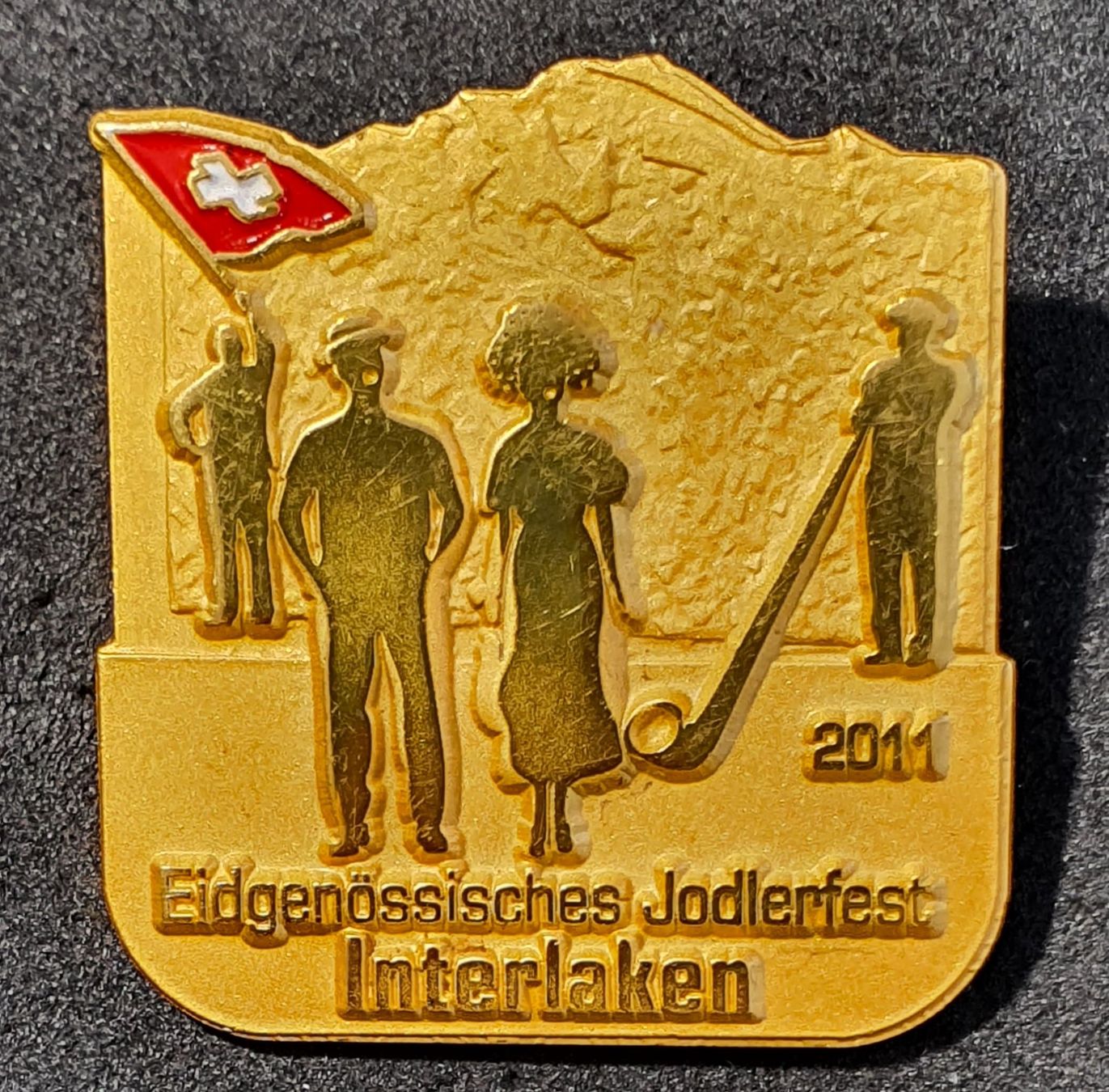 Spille & Fermagli: T890 - Brosche Eigenössisches Jodlerfest Interlaken 2011 – Usato da Reinach BL venduto da Boston-Verkauf 1