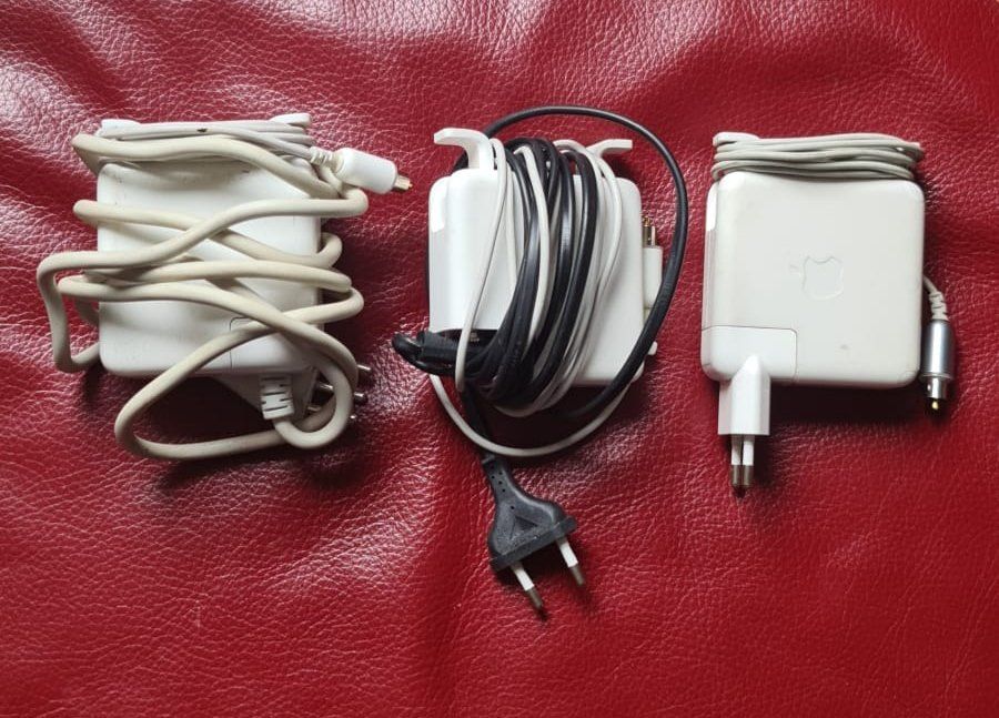 Apple Caricabatterie: 3x Apple Ladekabel – Usato da zürich venduto da R-N-J