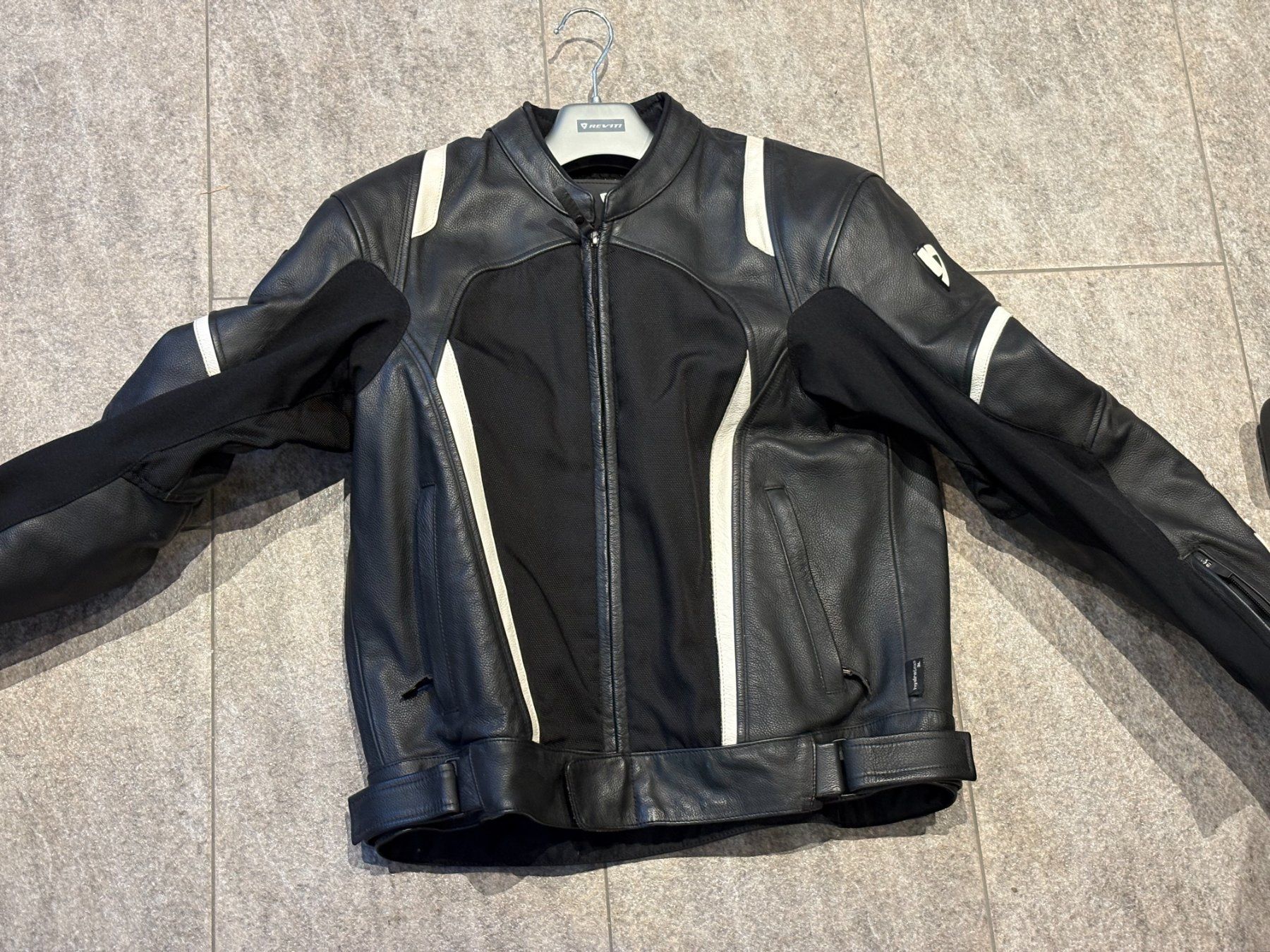 Jacken: REVIT! Motorradjacke Gr. 52 – Neu (gemäss Beschreibung) aus Zürich von Umzug_1234 2