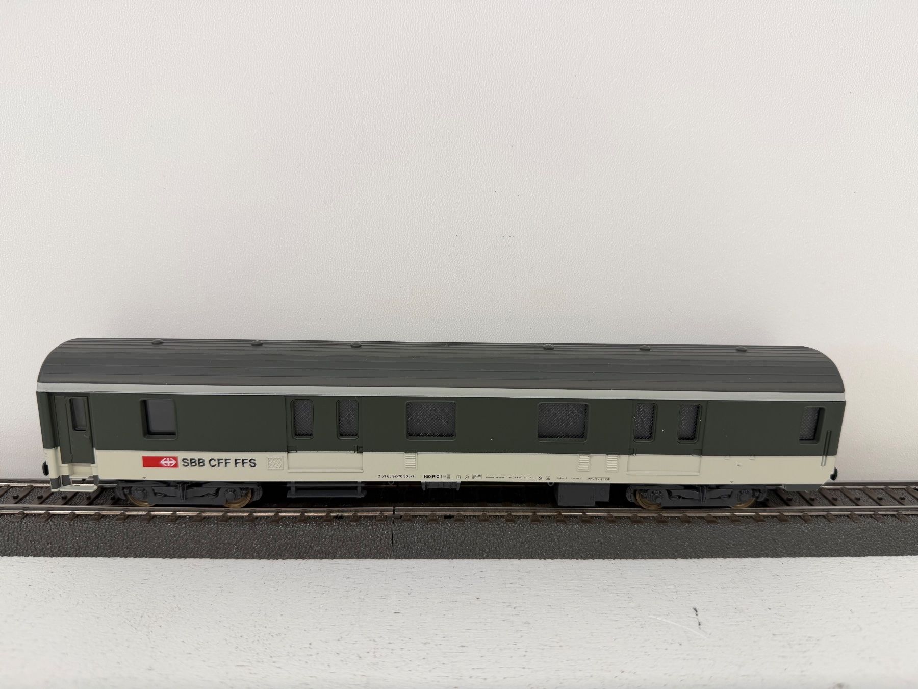 Lima Modelleisenbahnen: Lima 309365 SBB Gepäckwagen – Gebraucht aus Büsserach von ModellbahnDepot 3