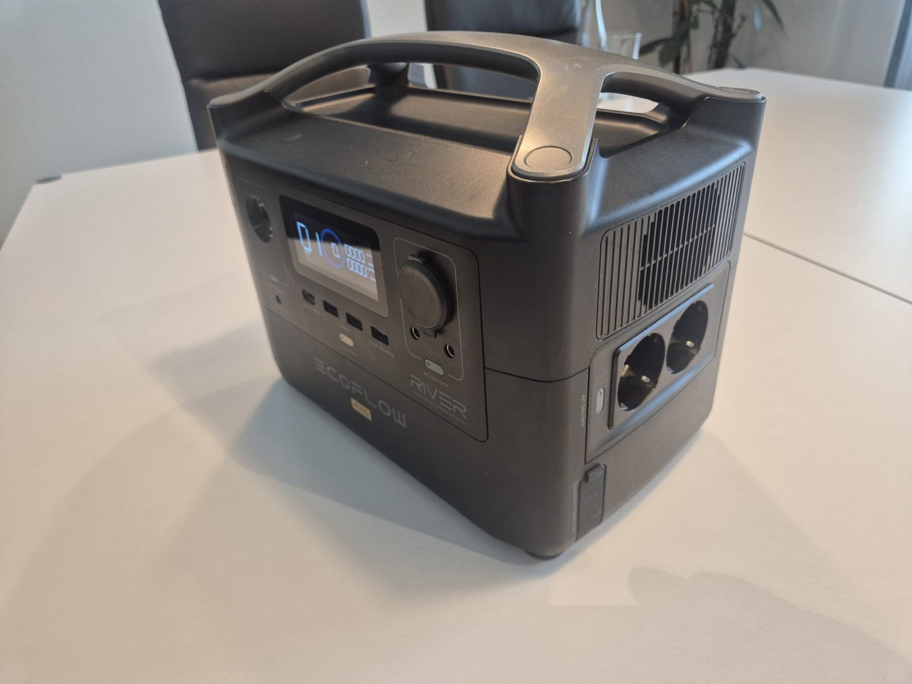 Ecoflow Generatori di corrente: EcoFlow Power Station RIVER PRO, 720 Wh – Usato da Zürich venduto da arborist85 2