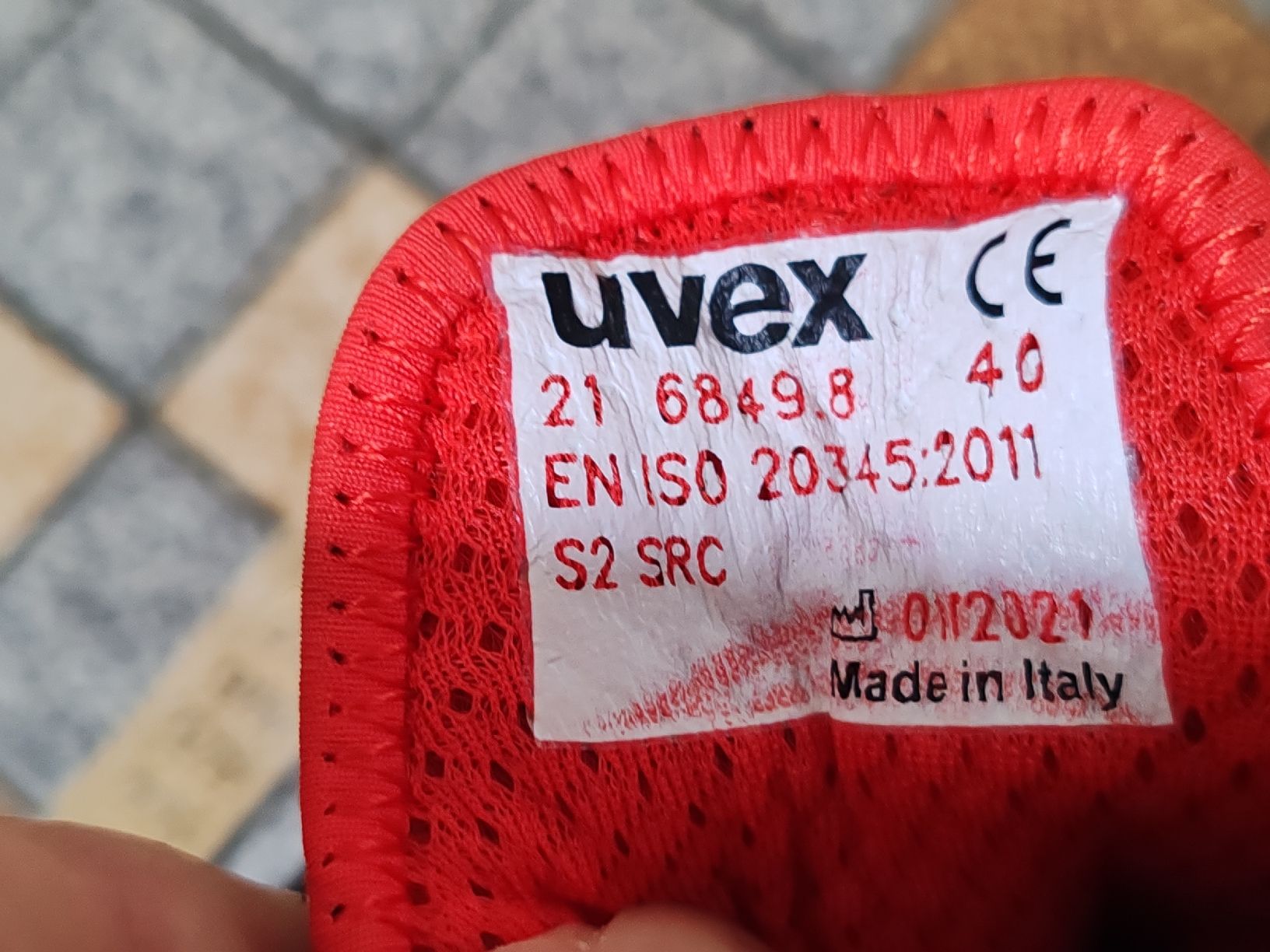 Chaussures hommes: Uvex Sicherheitsschuhe Grösse 40 S2 SRC neuwertig – D'occasion à Wila par neu_s8qs 4