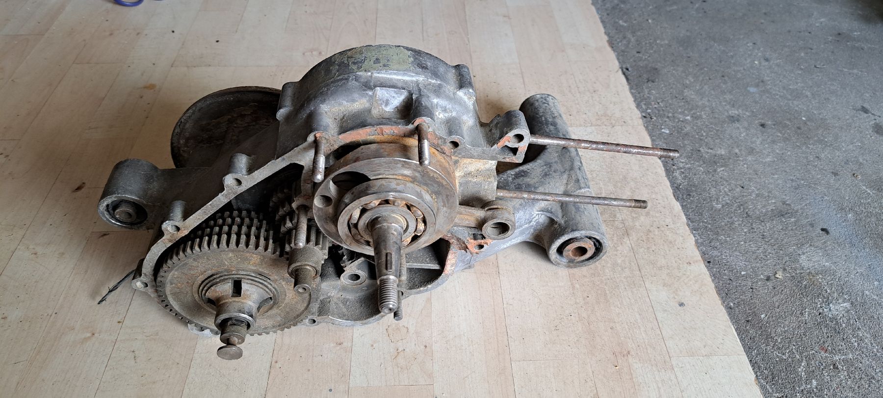 Vespa Tutti pezzi di ricambio per scooter: Vespa Motor – Usato da Füllinsdorf venduto da Borgirosi