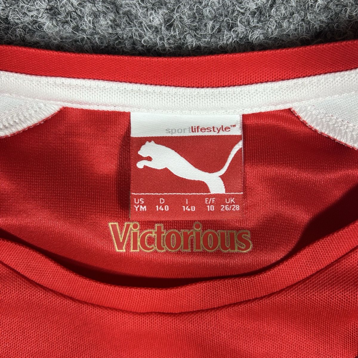 Arsenal Scarpe, pantaloni & magliette da ginnastica: Arsenal Puma kids 140 – Nuovo (secondo la descrizione) da La Sagne NE venduto da Matlasape 2