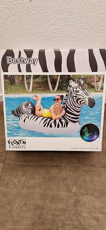 Schwimmringe: Aufblasbares Zebra fürs Wasser – Neu und originalverpackt aus Tafers von Nathtafers