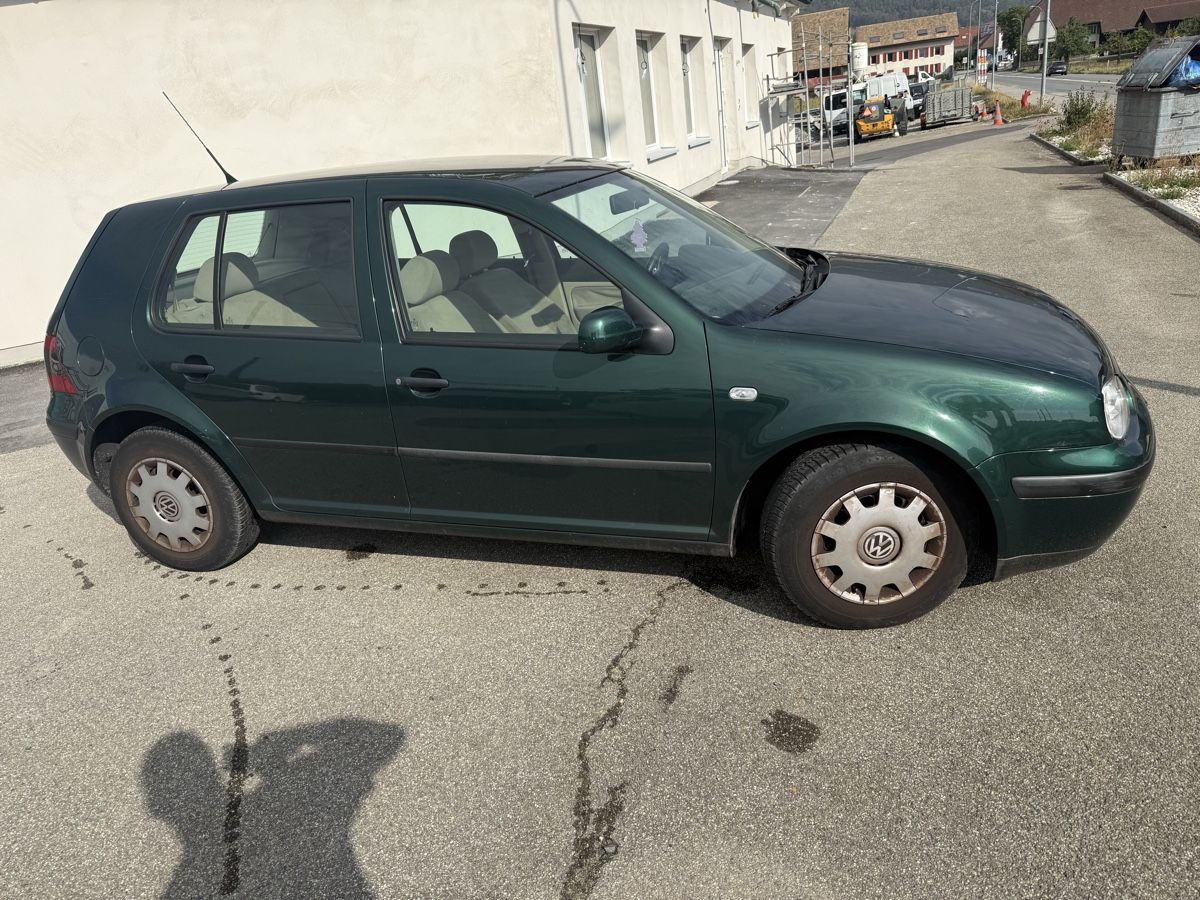 VW Autos: VW Golf – D'occasion à Niederbipp par baggerch 1