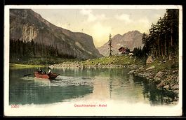 AK Oeschinensee, im Ruderboot vor dem Hotel am See