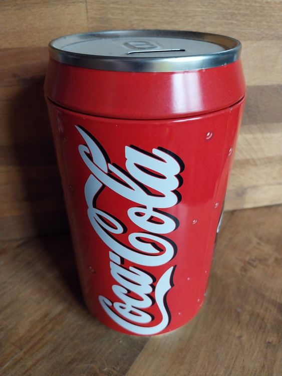 Coca Cola Spardose Aus Blech – Wiederverwendbar, Auch Als Strohhalmhalter, Rot, 23 Cm Hoch, 8,5 Cm Durchmesser
