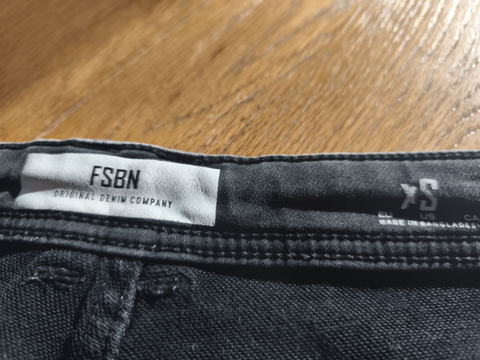 Pantaloni: FSBN Jeans Shorts Grau Grösse XS – Usato da Oberurnen venduto da Schneidi79 4