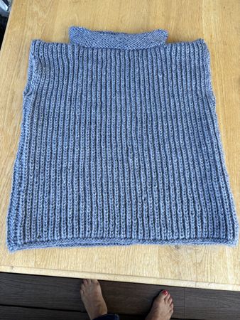 Pullunder  handgestrickt Gr. M neu
