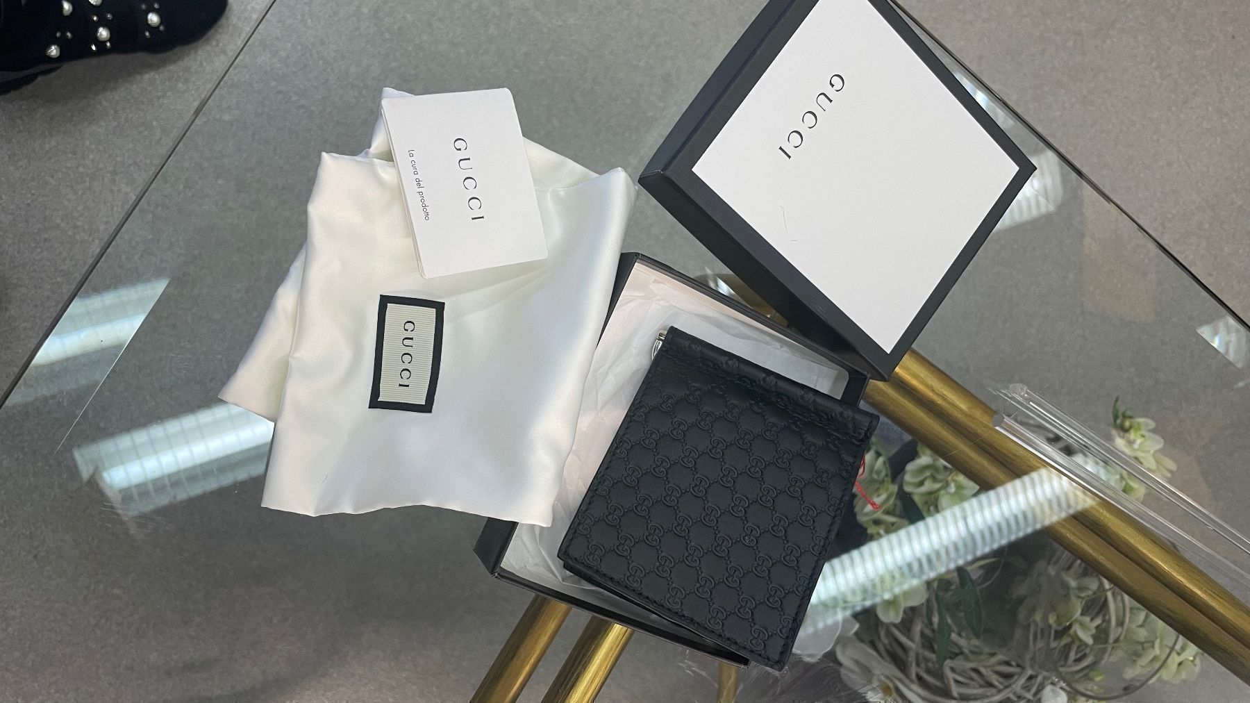 Gucci Portafogli: Gucci Portmonee mit Geld Klammern – Nuovo e nell'imballaggio originale da Lachen SZ venduto da HelvetiaLuxury