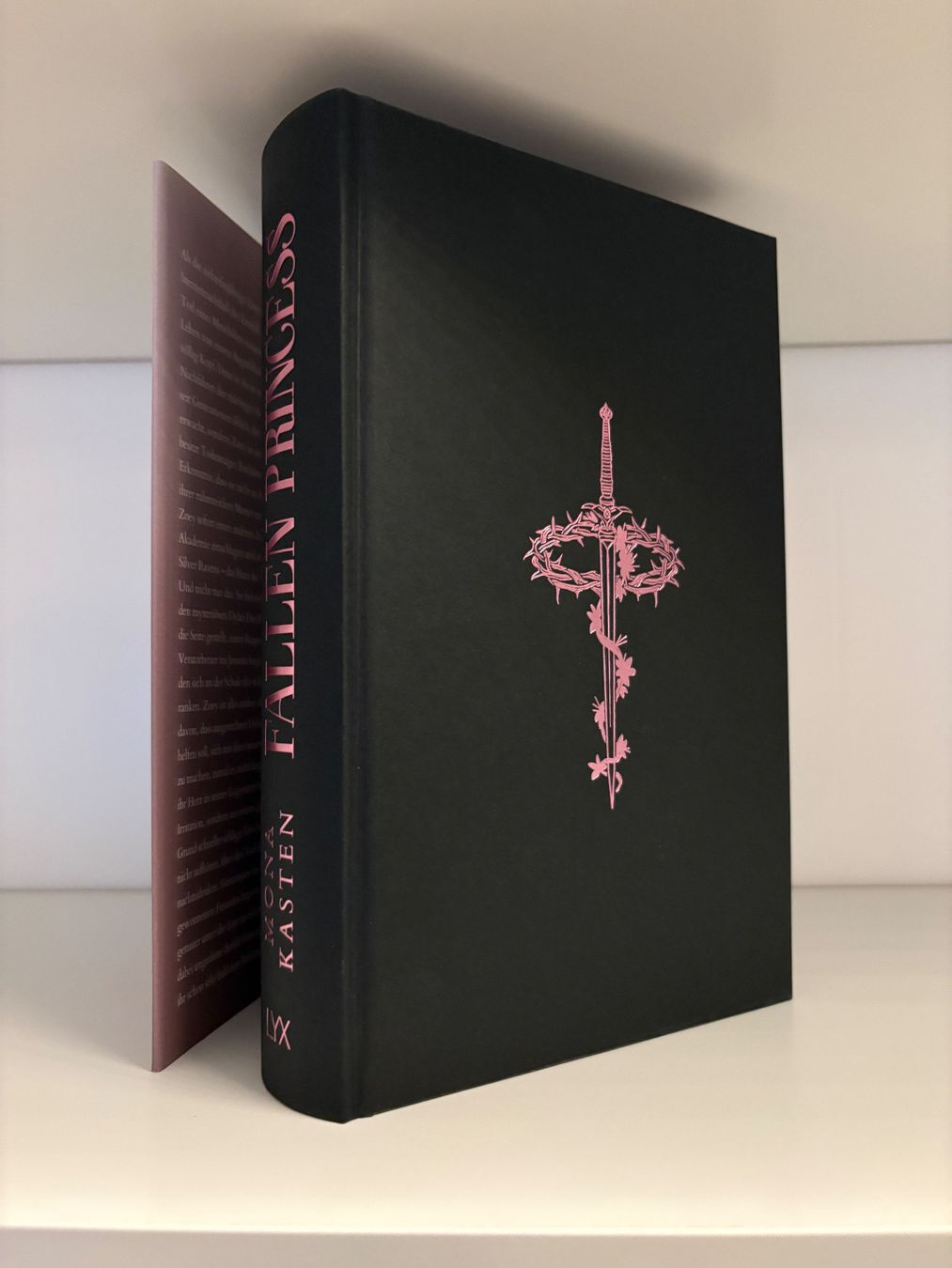 Libri: Fallen Princess - Mona Kasten – Nuovo (secondo la descrizione) da Steffisburg venduto da elsa.catalina 4