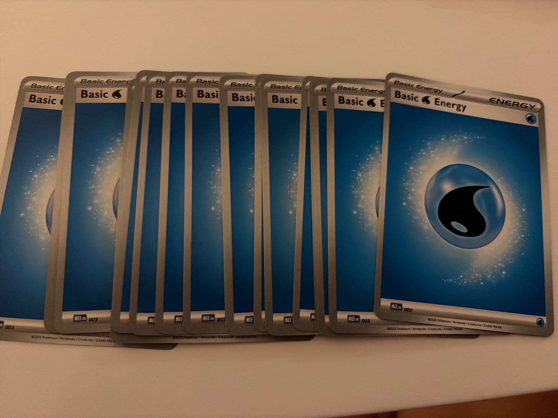 Pokémon Carte collezionabili: Pokemon Karten Basic Energy Blue Water MEE EN 003 – Nuovo (secondo la descrizione) da Galgenen venduto da Miachelle