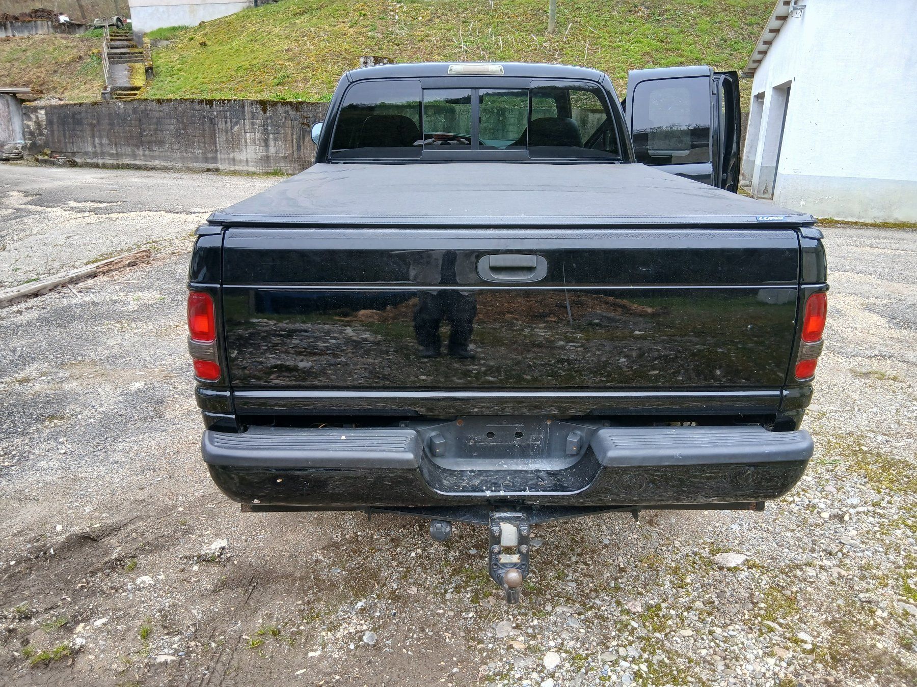 Dodge Autos: Dodge Ram 4x4, 5,9 l,  Unfallfahrzeug – D'occasion à Grellingen par zue_2fxh 2