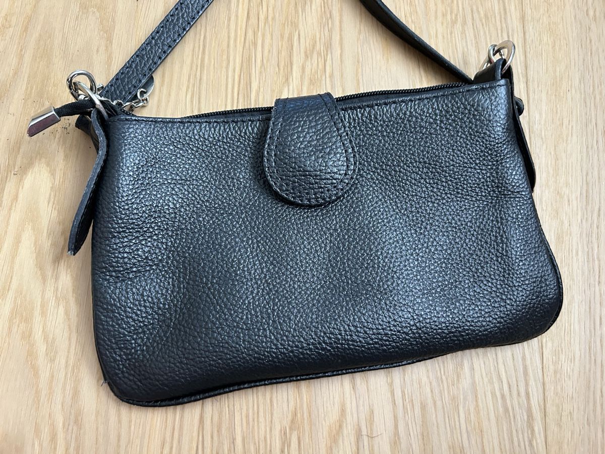 Borse da donna: Schwarze Crossbody Handtasche klein – Usato da Pfeffingen venduto da Schanti0 1