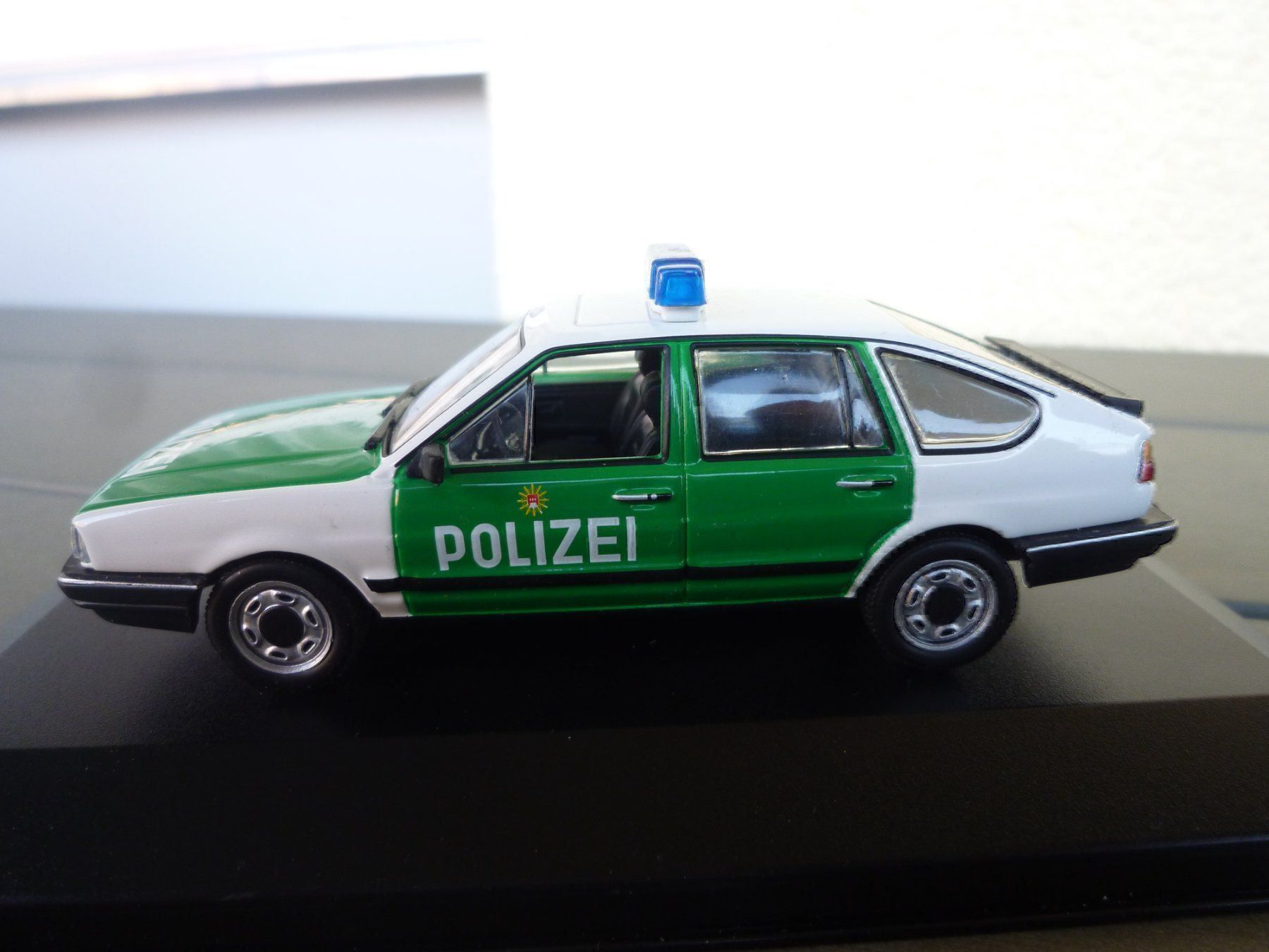 Modellini d'auto: VW Passat B2 (1985) Polizei – Nuovo (secondo la descrizione) da Flawil venduto da Imperiosud 3