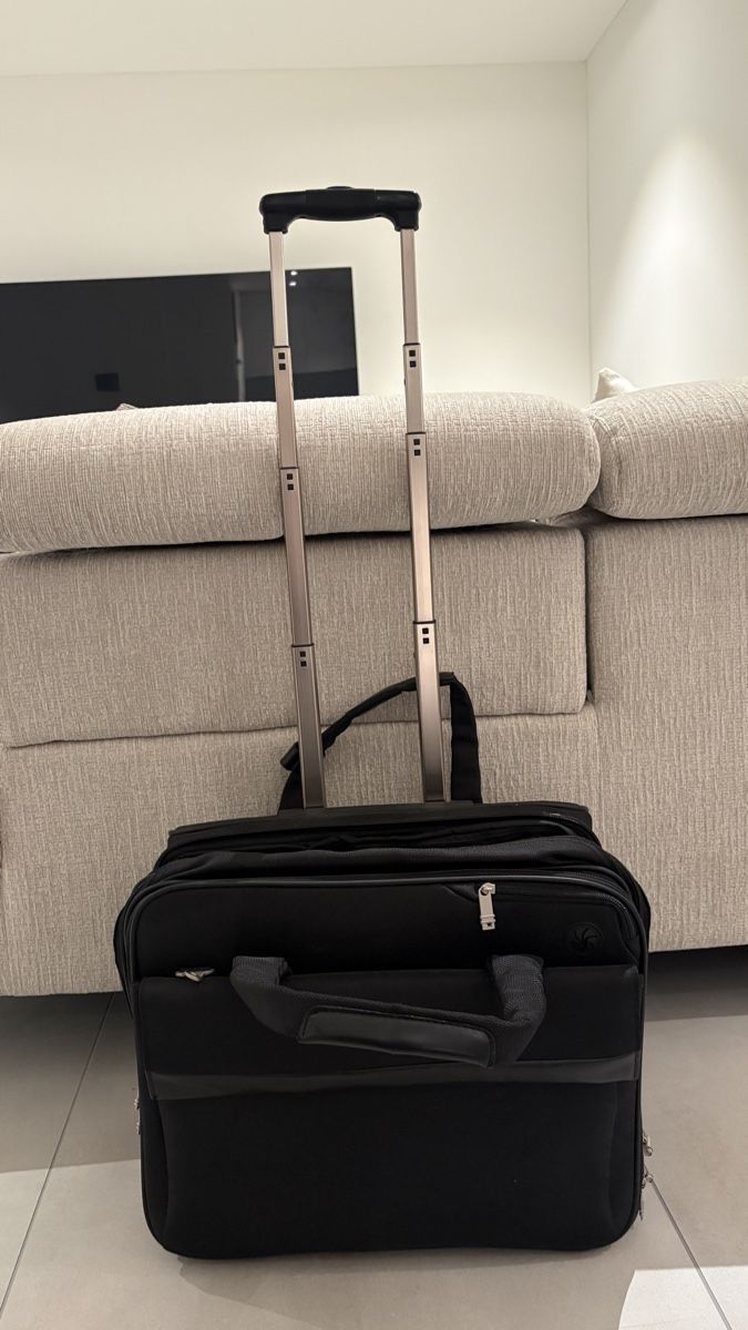 Valises de voyage: Samsonite Business Rollkoffer schwarz – Neuf (Voir description) à Zürich par alivasalli 1