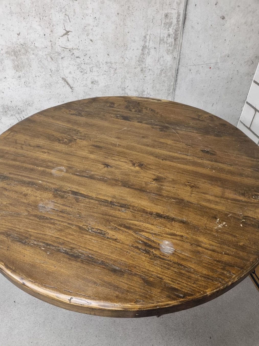 Tavoli: Esstisch rund aus massivem Holz – Usato da Ottenbach venduto da Sscnapoli0 1