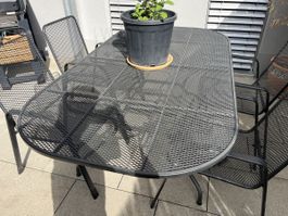 Gartentisch und Stühle Metall schwarz gebraucht
