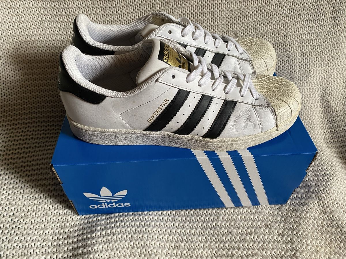 Adidas Herrenschuhe: Adidas Superstar blanches 42.5 – Gebraucht aus Geneve von Monthoux13