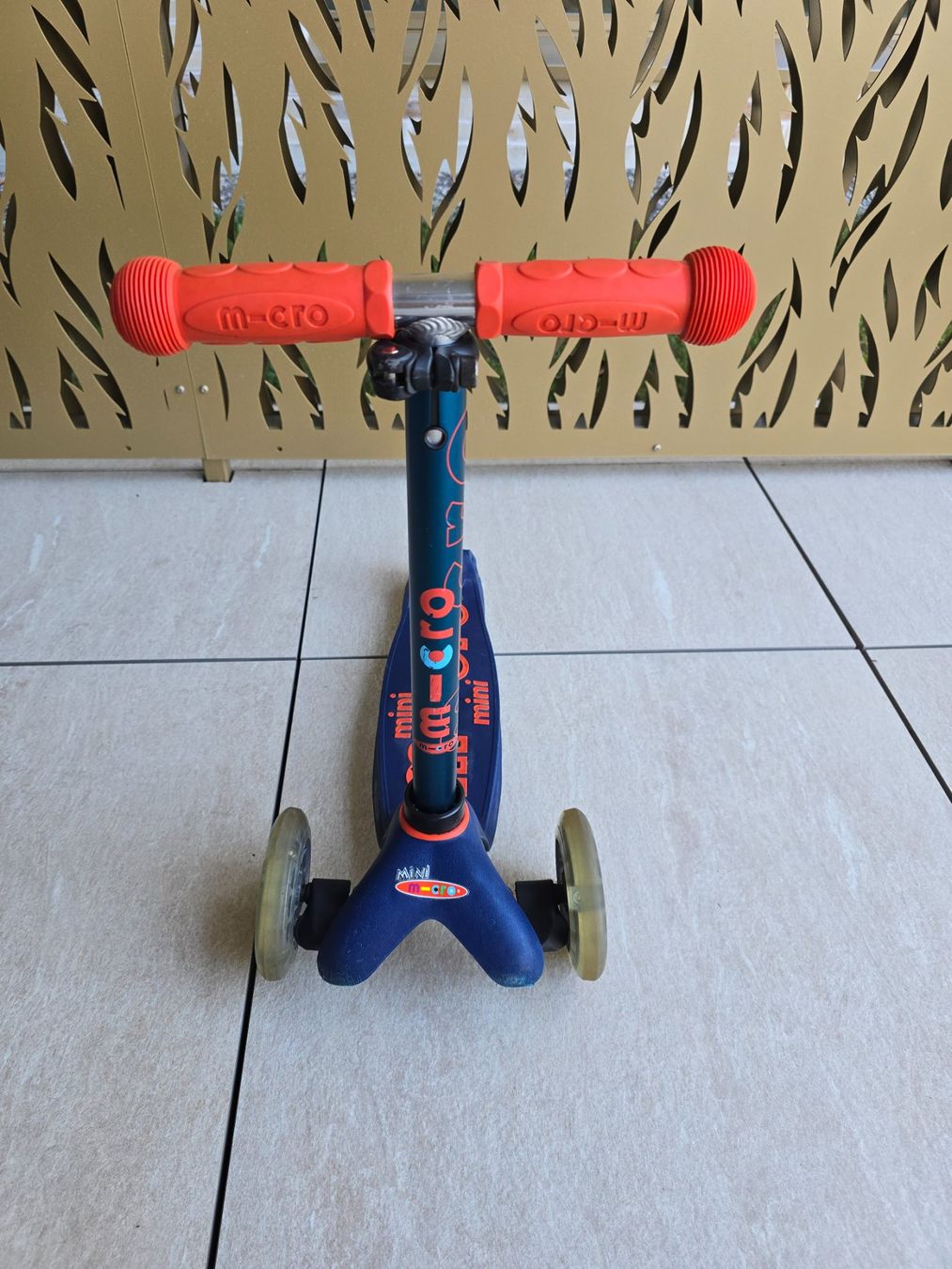 Micro Kickboard: Micro Mini Deluxe LED – D'occasion à Kloten par Ulud 1
