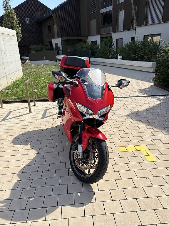 Strada: Honda VFR 800F – Usato da Bussigny venduto da jer_55z8 1