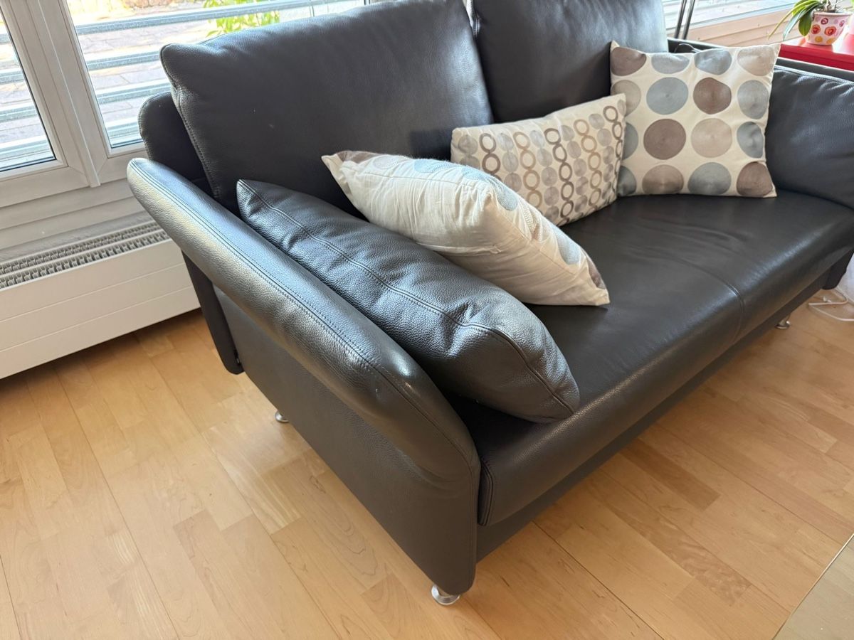 Pfister Sofas: 2 Sofa, schwarz, Leder – Gebraucht aus Adligenswil von kur_y9jw 1