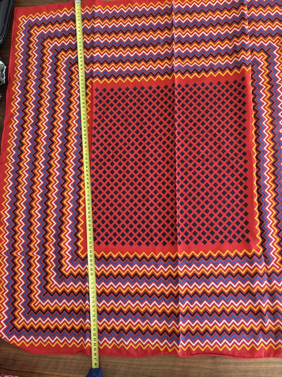 Saint Laurent Foulard & Sciarpe: Foulard Seide YSL – Usato da Winterthur venduto da san_wd8j 2