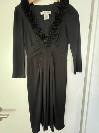 Schwarzes Cocktailkleid
