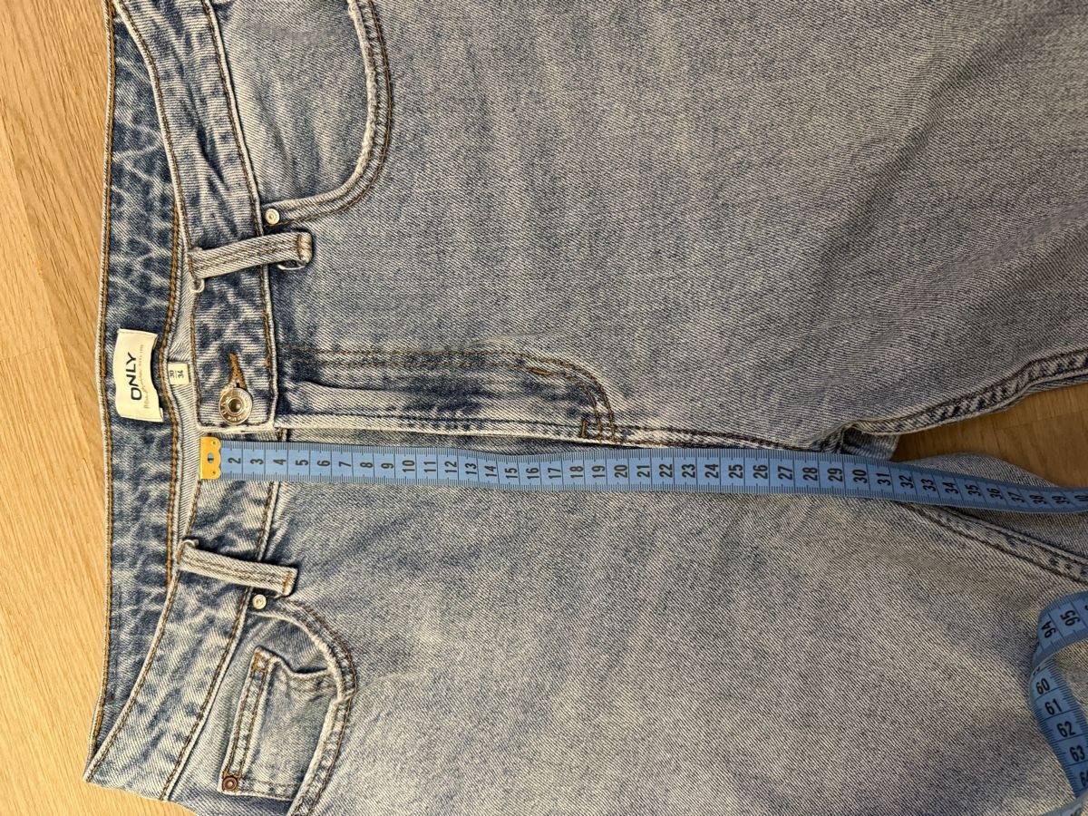 Only Jeans: Only mom Jeans hellblau Gr. 30/34 – Usato da Rubigen venduto da Elmacino 3