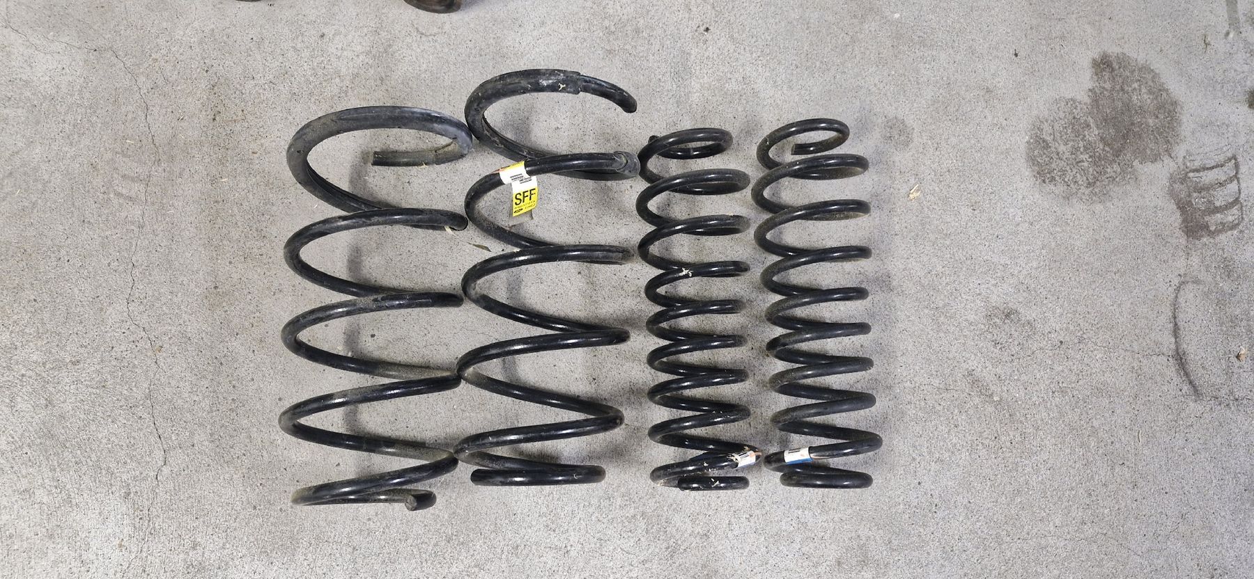 Ford Tutti pezzi di ricambio auto: Originale Federn Ford Mustang S197 – Usato da Gutenswil venduto da Ess_dv5b