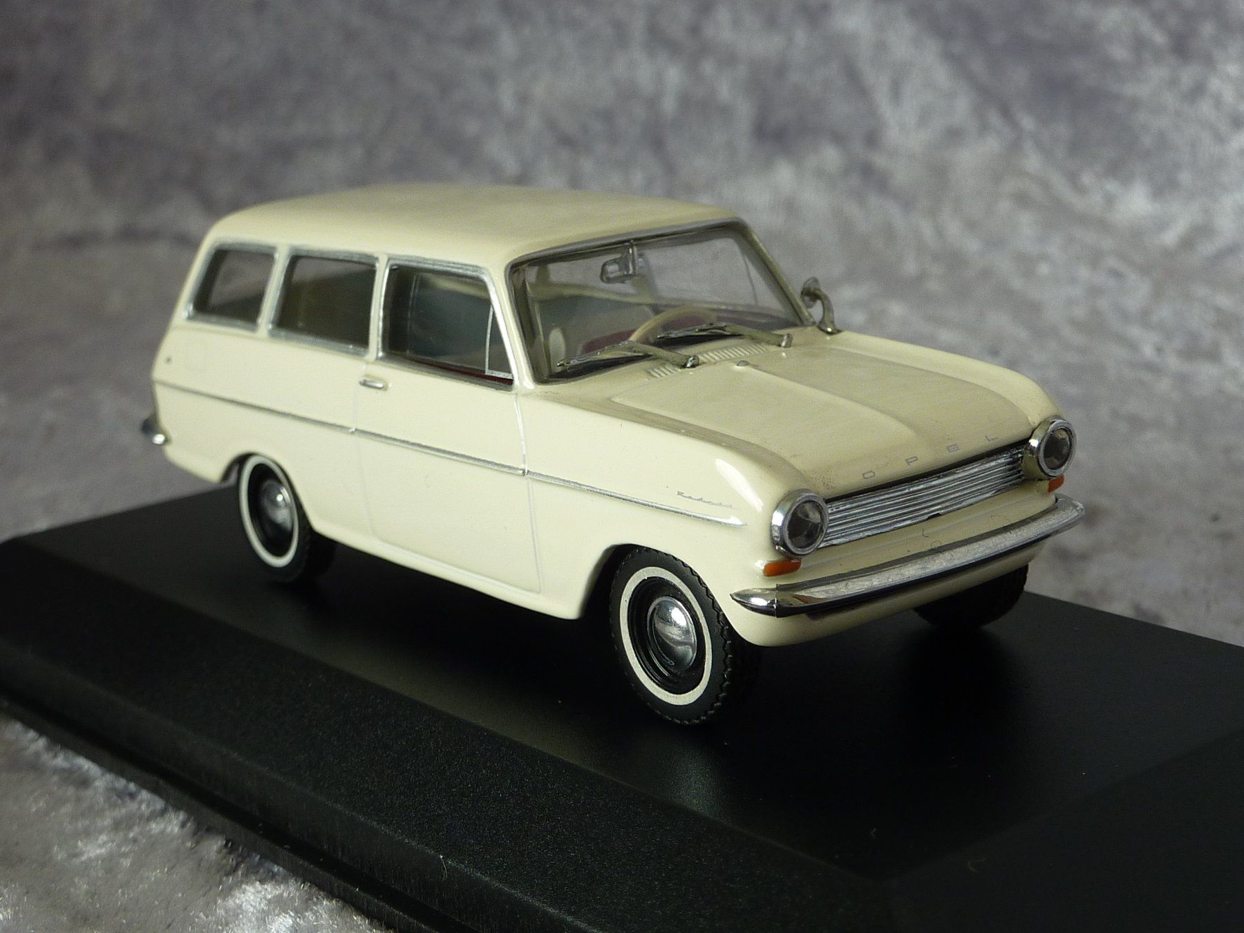 Minichamps Modellautos: Opel Kadett A Caravan  1:43 – Neu und originalverpackt aus Dürrenäsch von modellautos4you 6