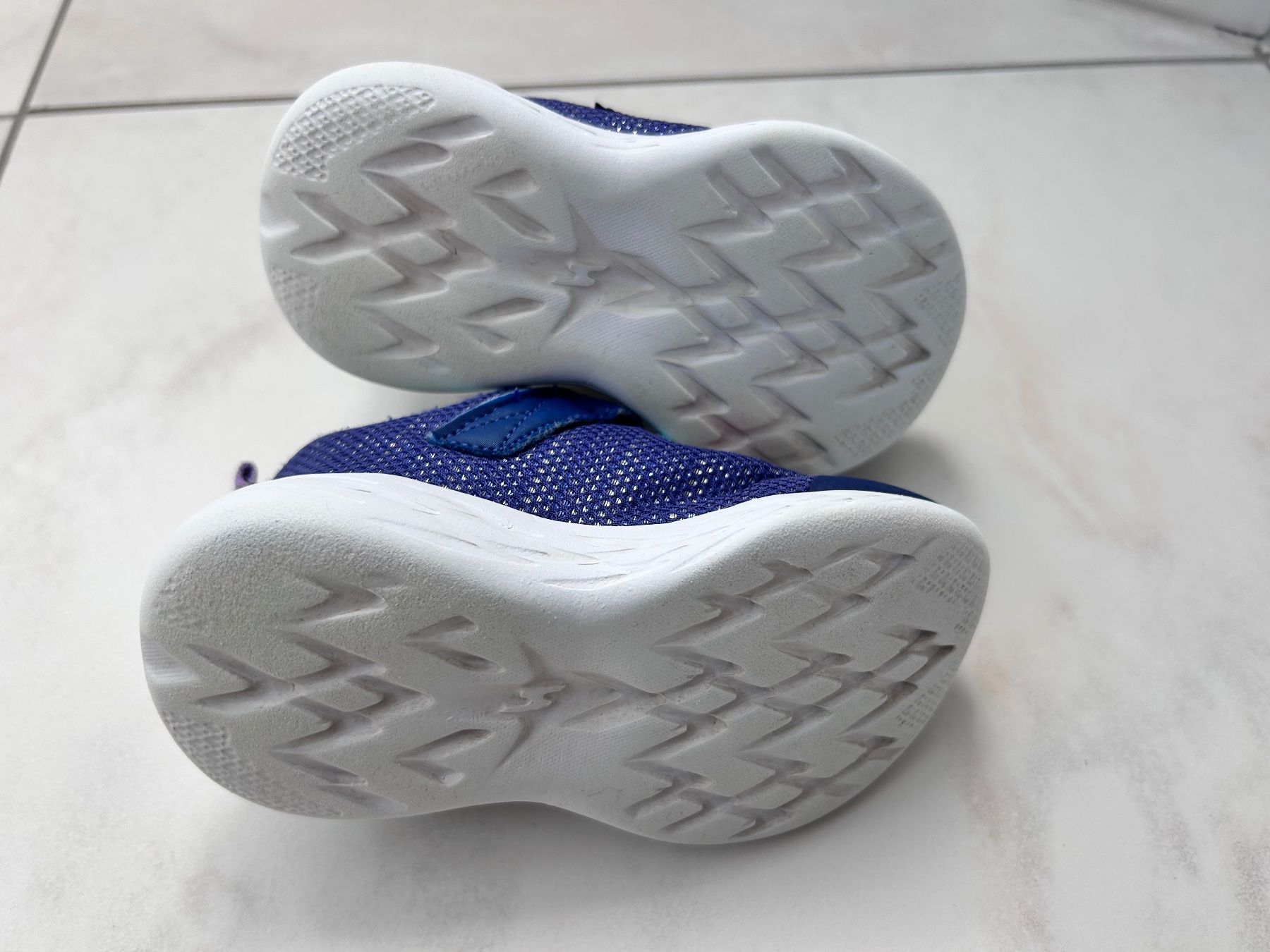 Skechers Schuhe für Jungen: Skechers Sneakers EU 22 blue glitter – Gebraucht aus Rüti ZH von JB_8630 3