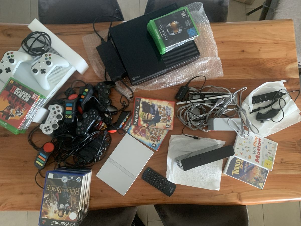 Sony Konsolen: Grosses Gaming Bundle – Defekt aus Neuhausen von sou_t9p8 4