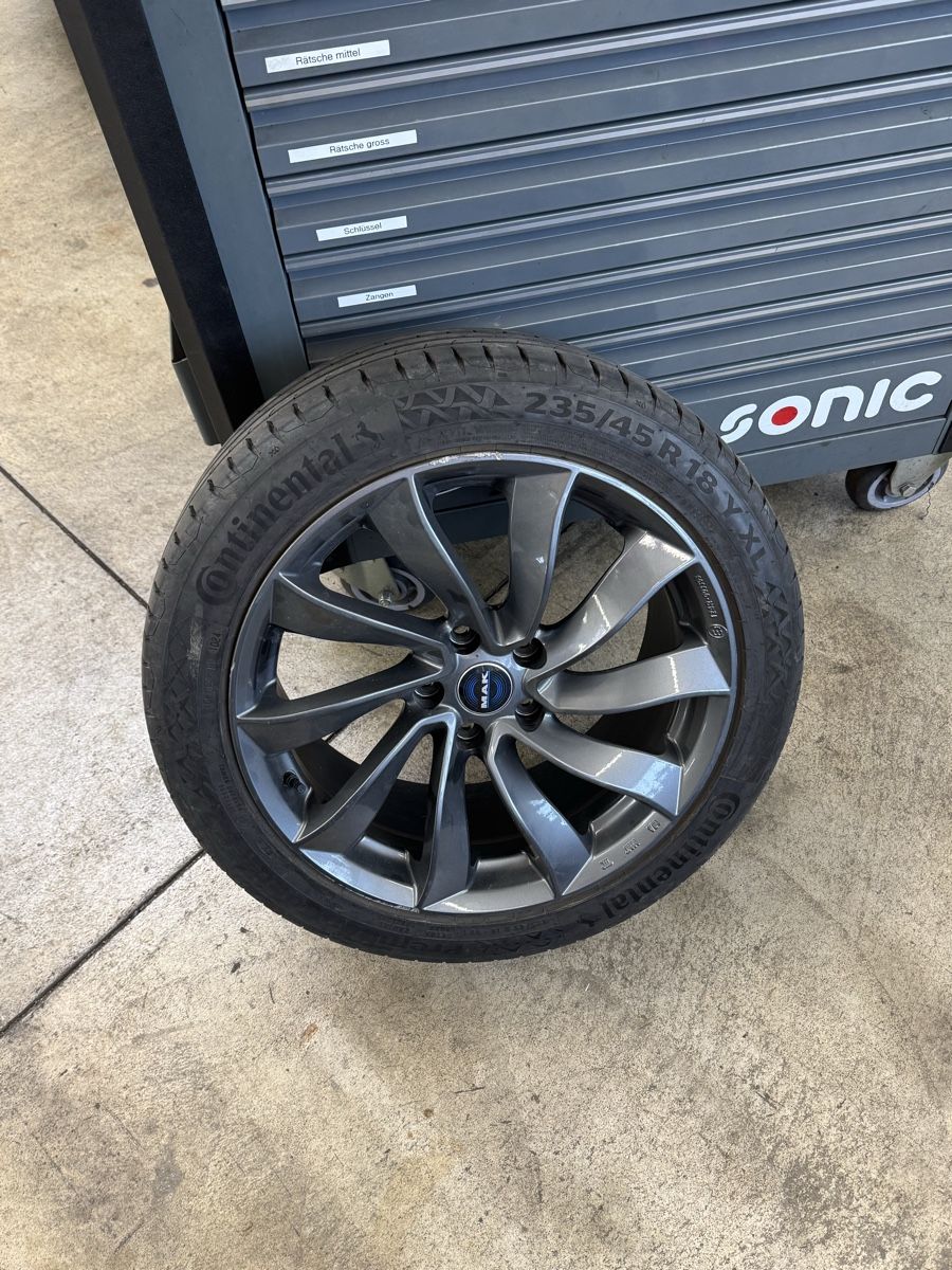 Tesla Pneumatici & Ruote complete: Tesla,Mazda,Hyundai Räder – Usato da Täuffelen venduto da auto-neff